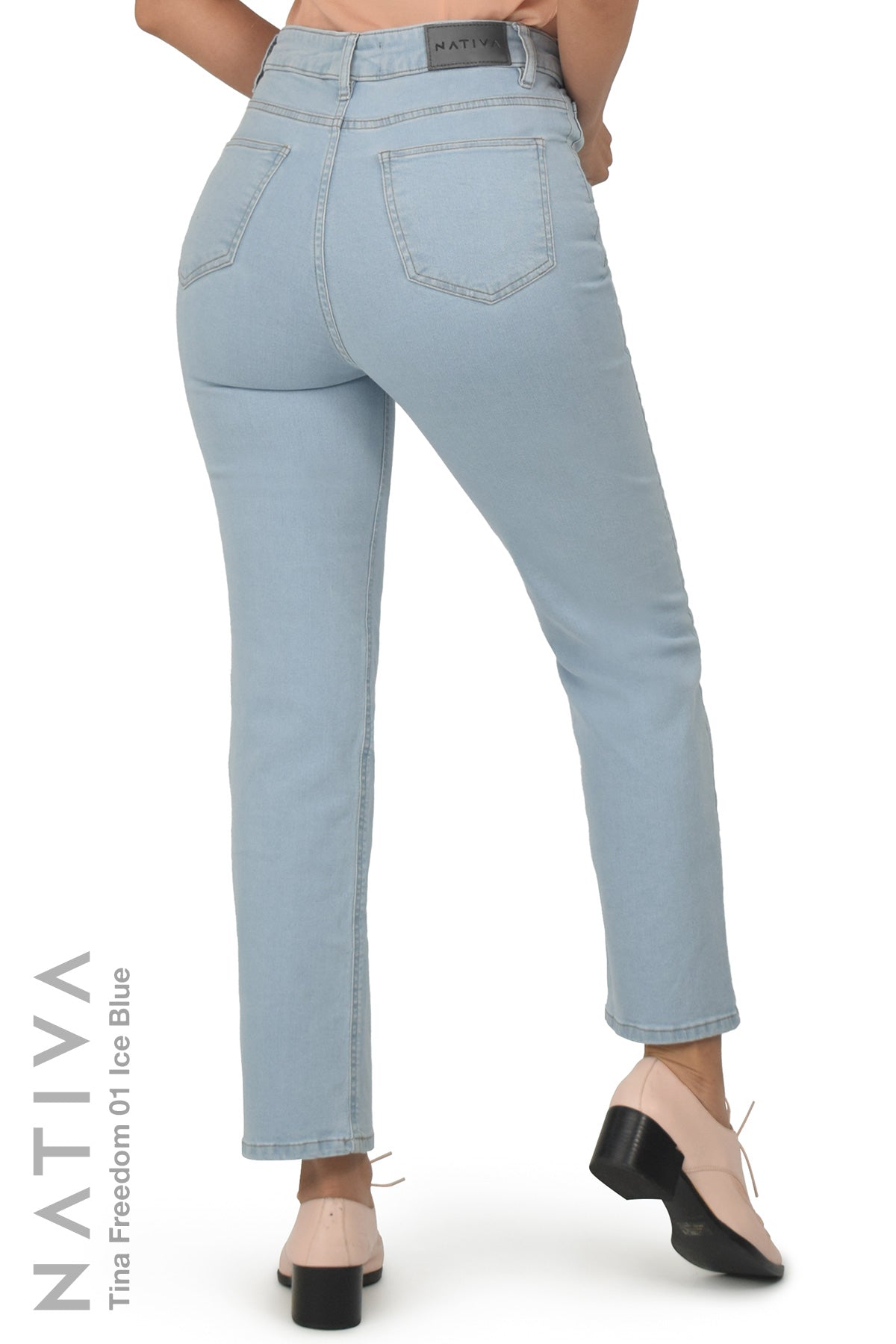 STRAIGHT JEANS, TINA FREEDOM 01 ICE BLUE. Talle Alto. Con tejidos ESFD (Extreme Stretch Flattering Denim). Cintura Ajustable PERFECT FIT®